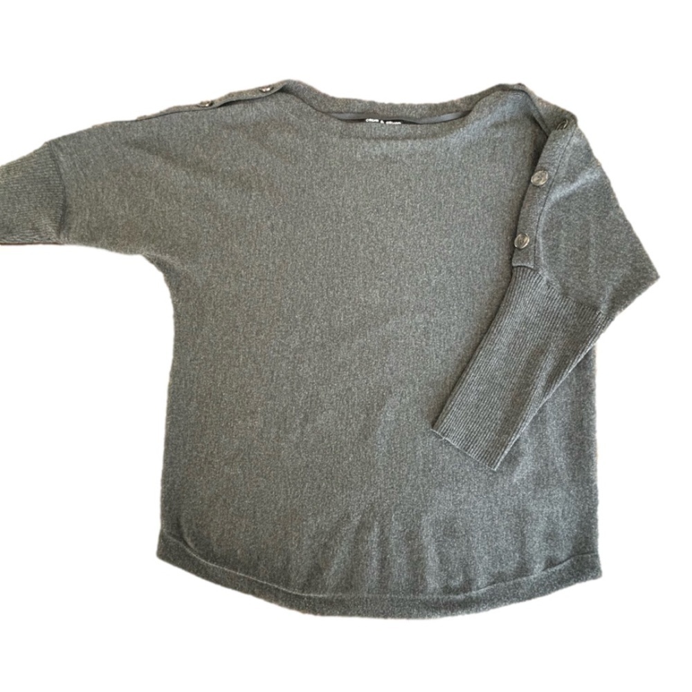 Cable & Gauge boat neck 3/4 sleeve pullover sweater with button detail on sleeve